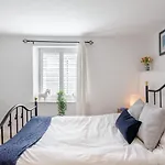 2 Bed In Oc-f31871 *